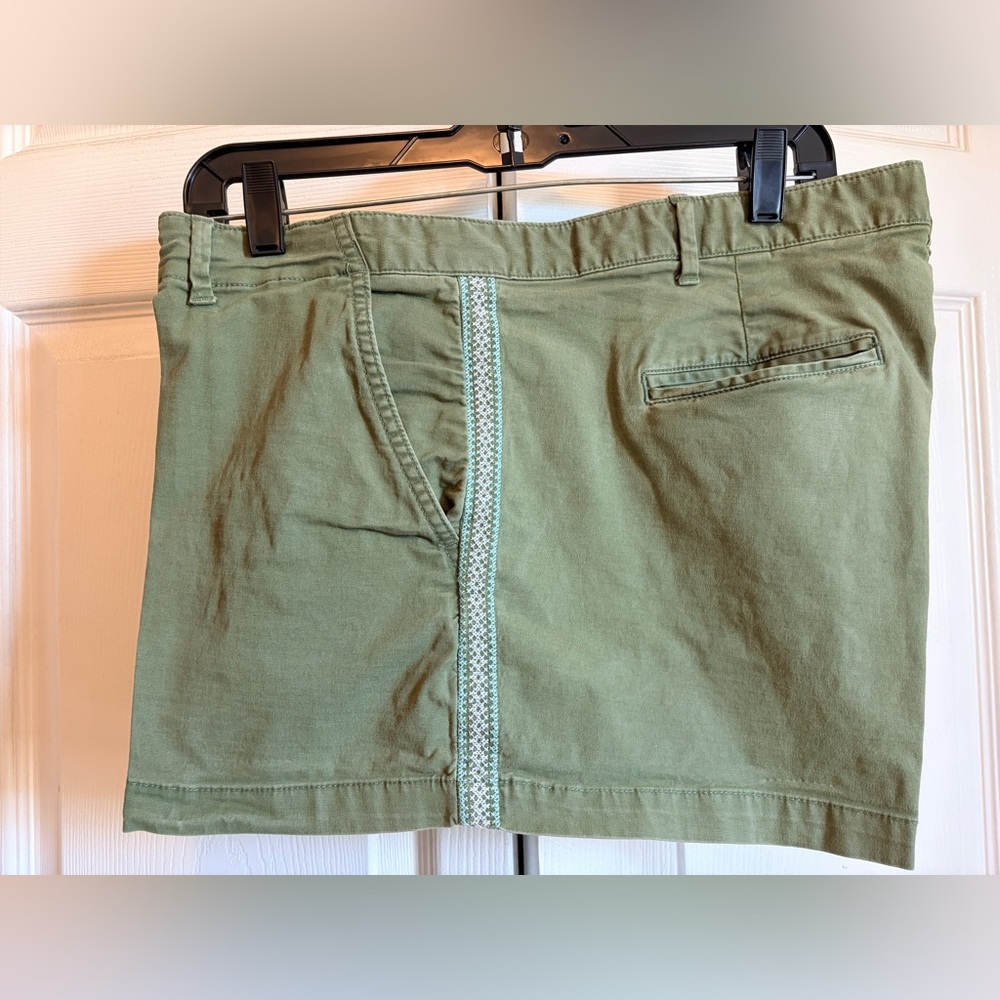 GAP Olive Green summer shorts